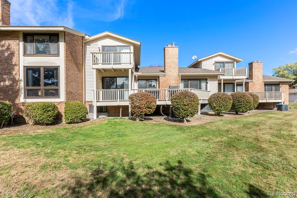 7006 Bridge Way, West Bloomfield, MI — Photo 36