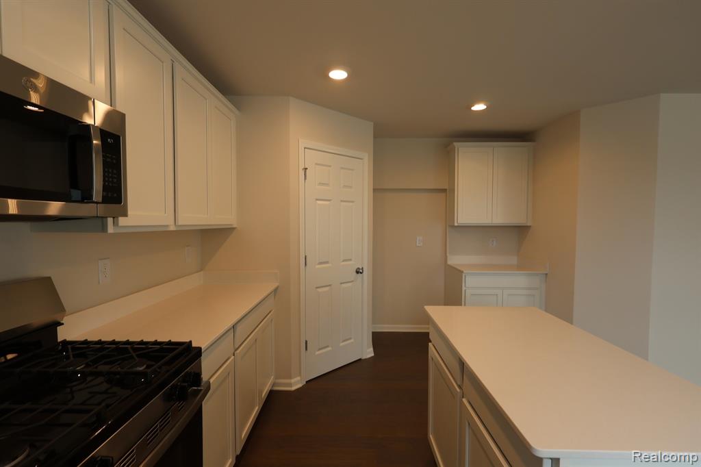 4195 Cedar Lane, Grand Blanc, MI 48439 — Photo 10