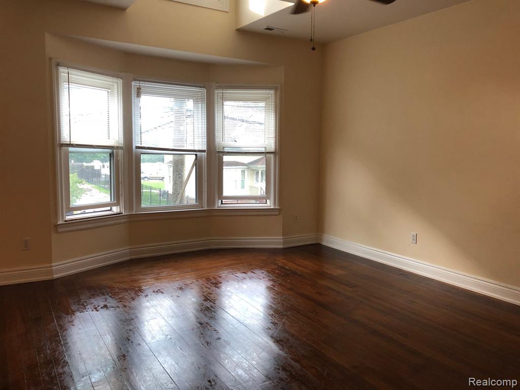 7941 AGNES Street, Detroit, MI 48214 — Photo 12