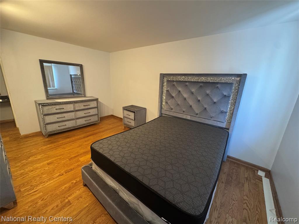 8514 Hampshire Drive, Sterling Heights, MI 48313 — Photo 12