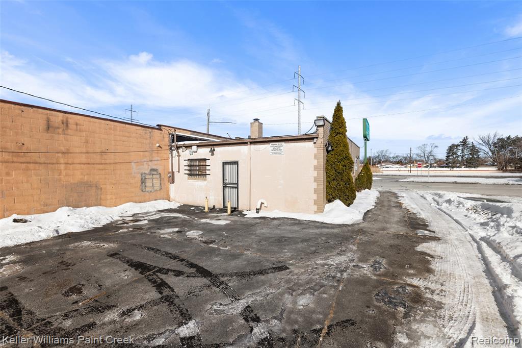 16068 E 8 Mile Road, Detroit, MI 48205 — Photo 6