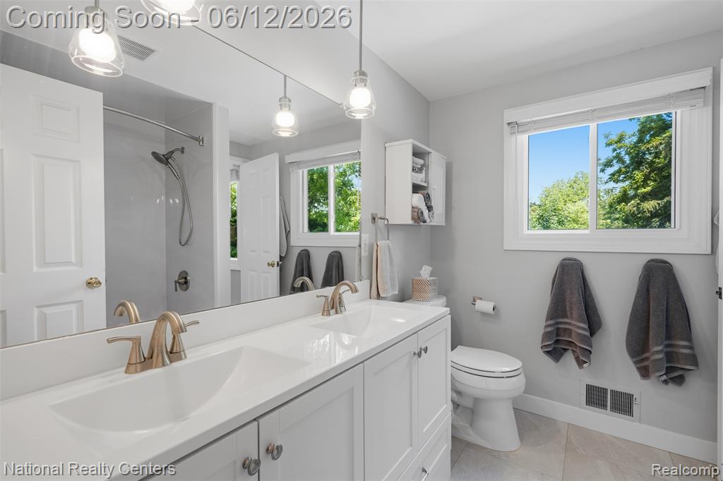 46490 Rockledge Drive, Plymouth, MI 48170 — Photo 33