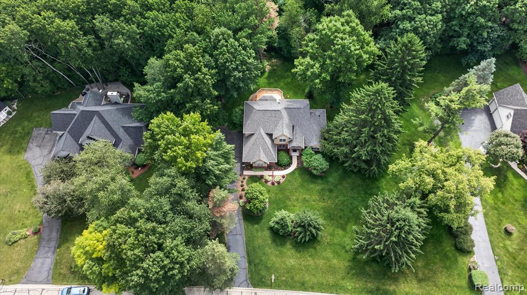 5079 Pinewood Drive, Brighton, MI 48116 — Photo 46