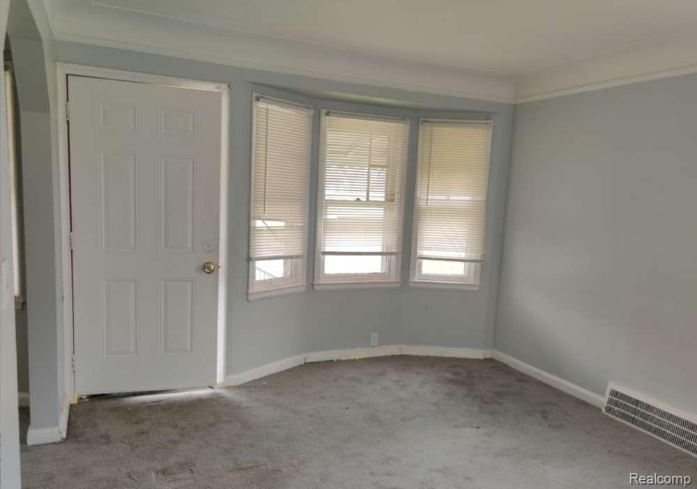 8458 Brace Street, Detroit, MI 48228 — Photo 6