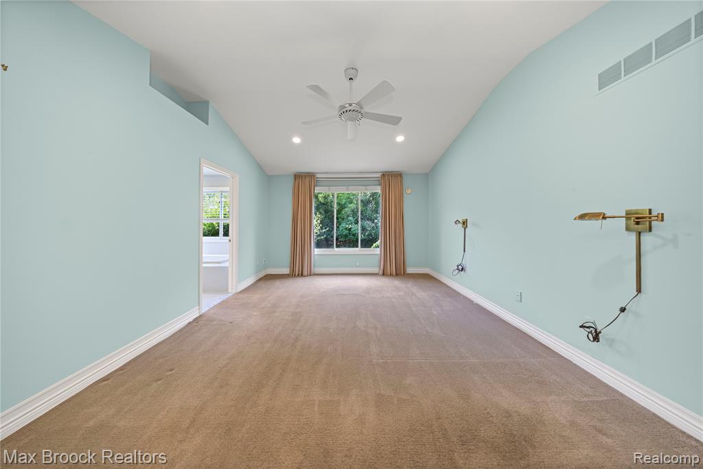 5015 Lake Vista Drive, West Bloomfield, MI 48323 — Photo 30