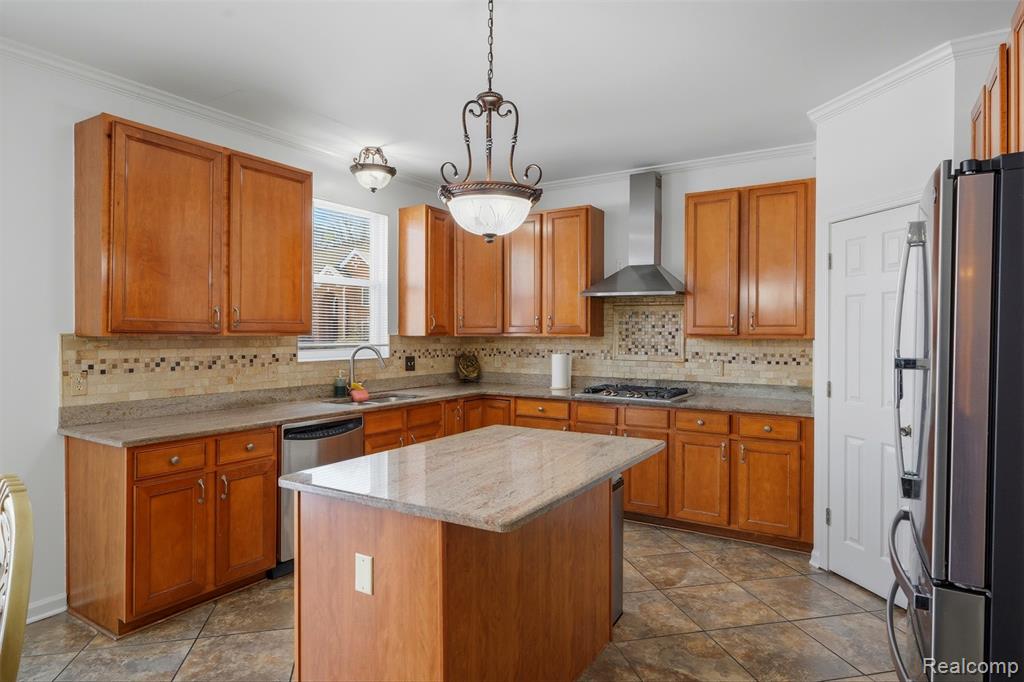 42575 Silverwood Drive, Sterling Heights, MI 48314 — Photo 12