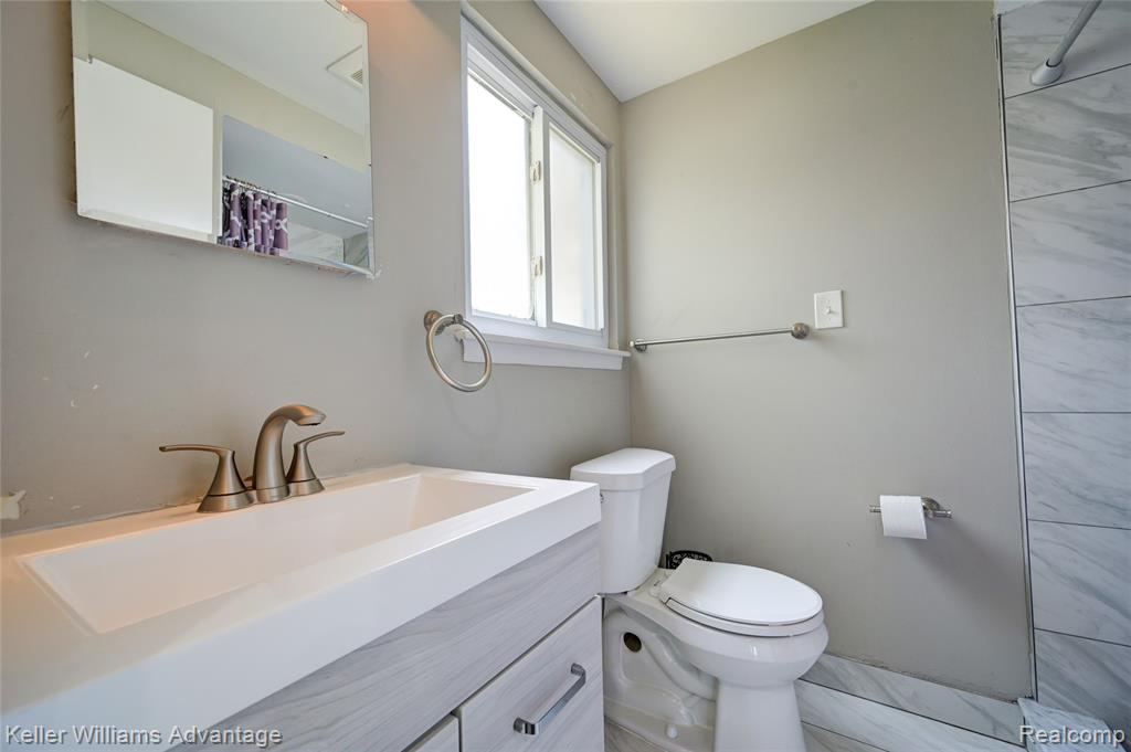 18467 Middlesex Avenue, Lathrup Village, MI 48076 — Photo 34