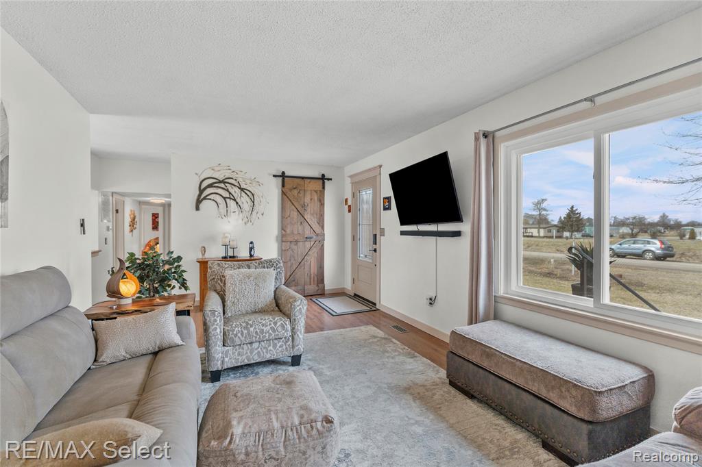 3101 W Maple Avenue, Flint, MI 48507 — Photo 25