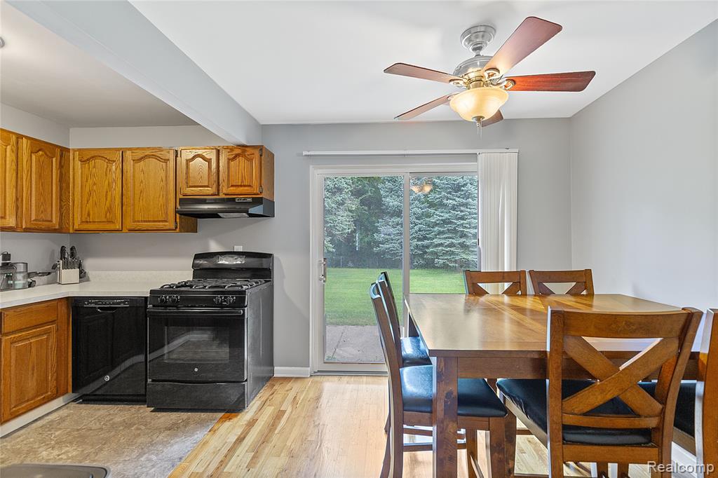 45858 KENSINGTON, Utica, MI 48317 — Photo 4