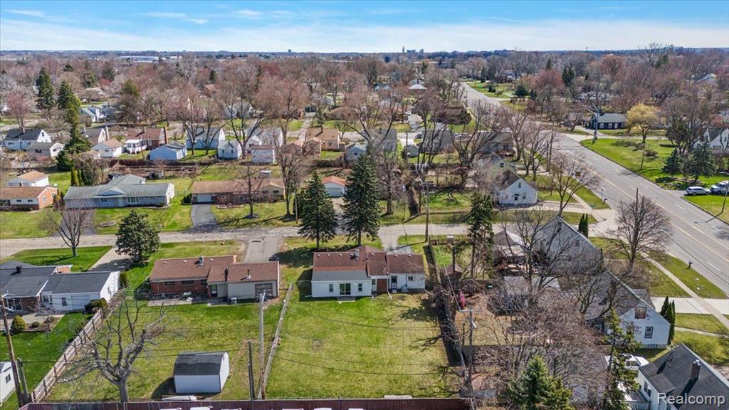 43 FERNBARRY Drive, Waterford, MI 48328 — Photo 40