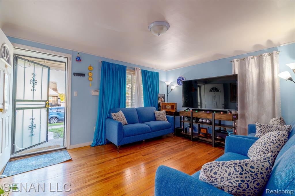 6001 WARWICK Street, Detroit, MI 48228 — Photo 12