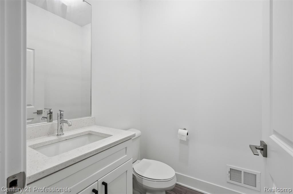 2917 Summers Place, Troy, MI 48084 — Photo 12