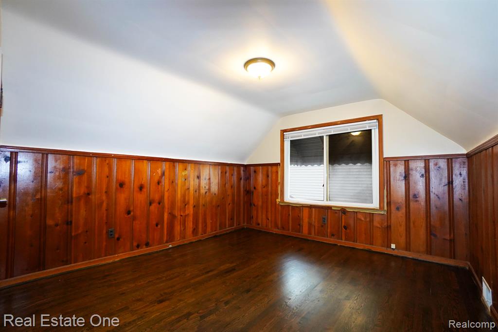 604 KINGSBURY Avenue, Dearborn, MI 48128 — Photo 13
