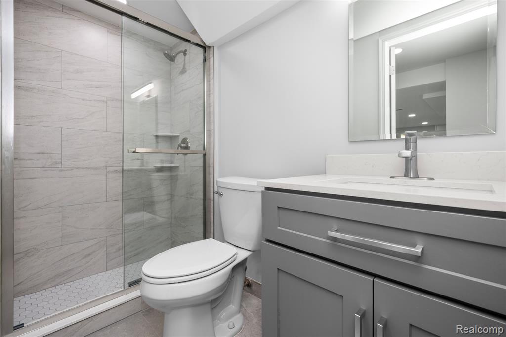 4695 Maura Lane, West Bloomfield, MI 48323 — Photo 48