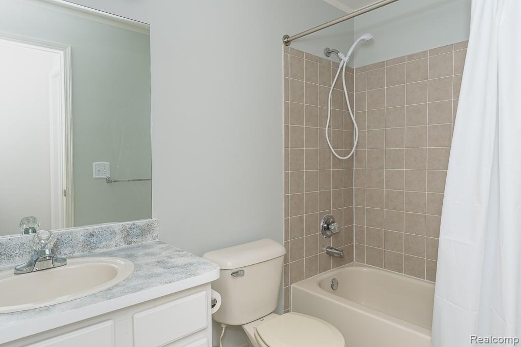51780 Adler Park Drive W, Chesterfield, MI — Photo 22