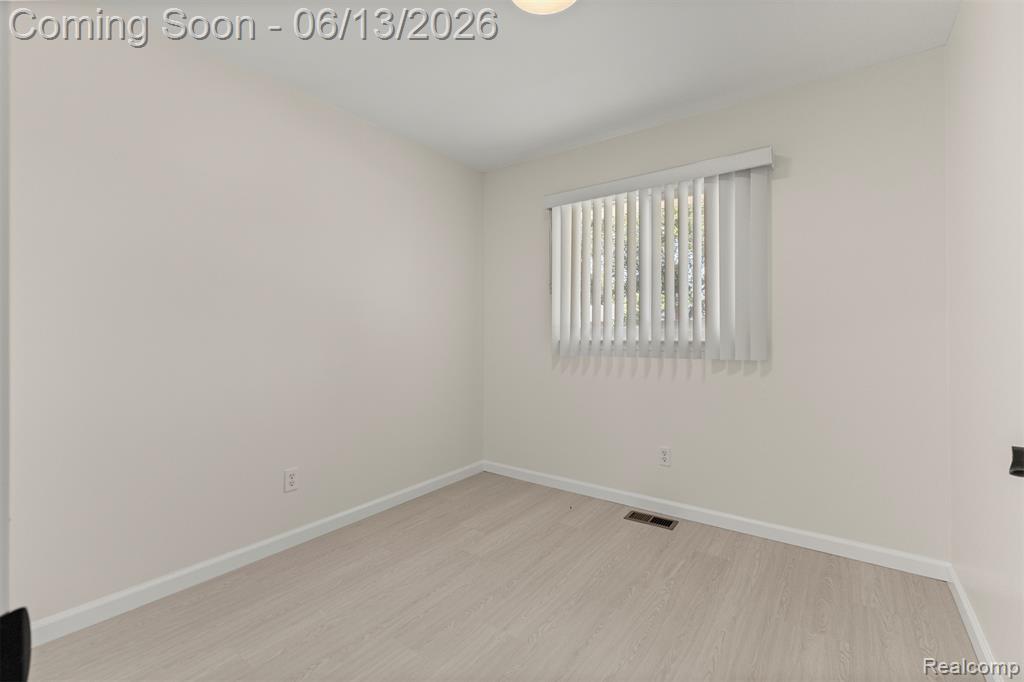 29578 Brown Court, Garden City, MI — Photo 28