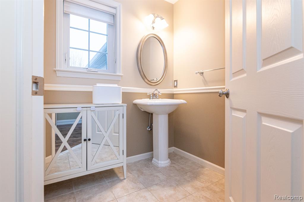 552 CROWN RIDGE Court, White Lake, MI — Photo 34