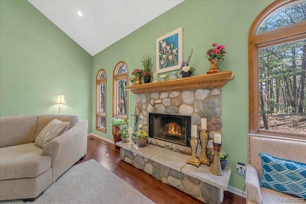 573 NAKOMIS Trail, Orion, MI 48362 — Photo 12