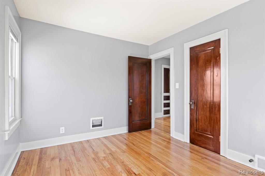 902 E 2ND Street, Royal Oak, MI 48067 — Photo 20