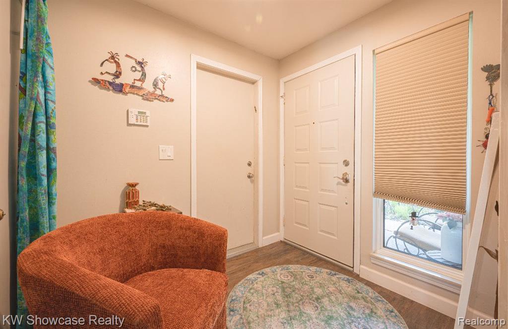 7455 BRYNMAWR Court, 31, West Bloomfield, MI — Photo 3