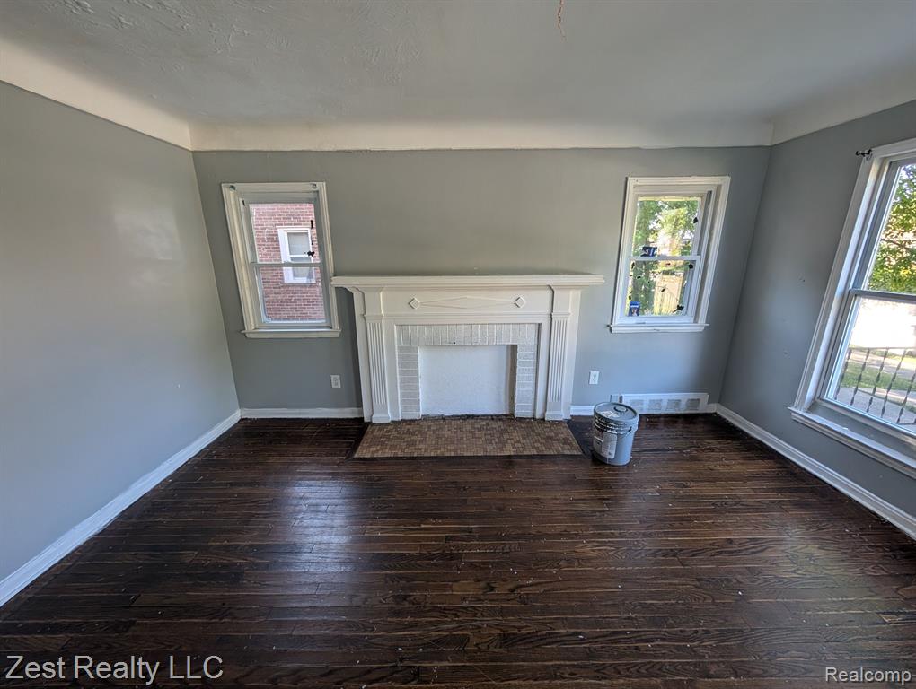 231 W BRENTWOOD Street, Highland Park, MI 48203 — Photo 2