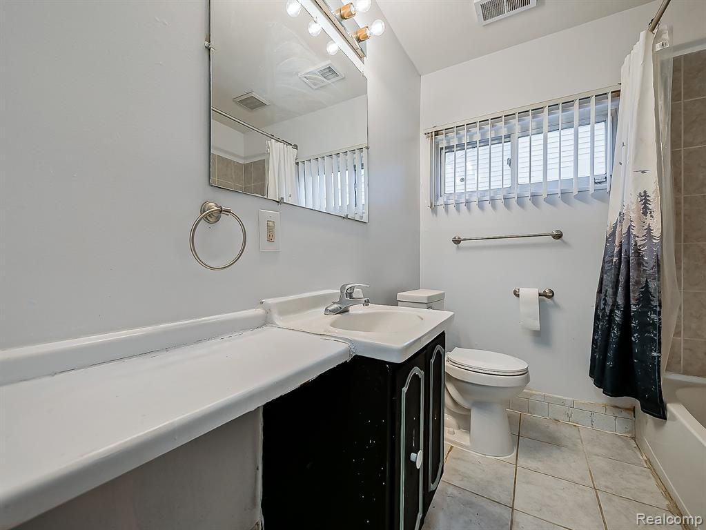 948 E Kalama Avenue, Madison Heights, MI 48071 — Photo 18