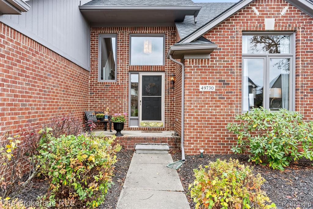 49730 WILLOWOOD Drive, Macomb, MI 48044 — Photo 3
