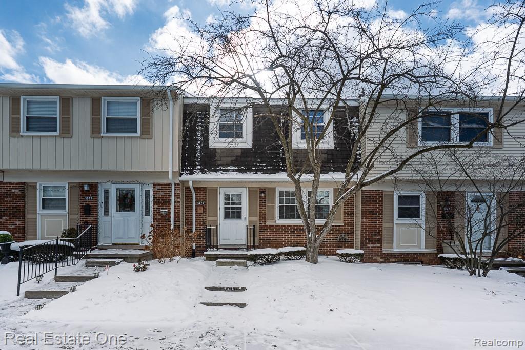 5075 Buckingham Drive, Troy, MI 48098 — front exterior