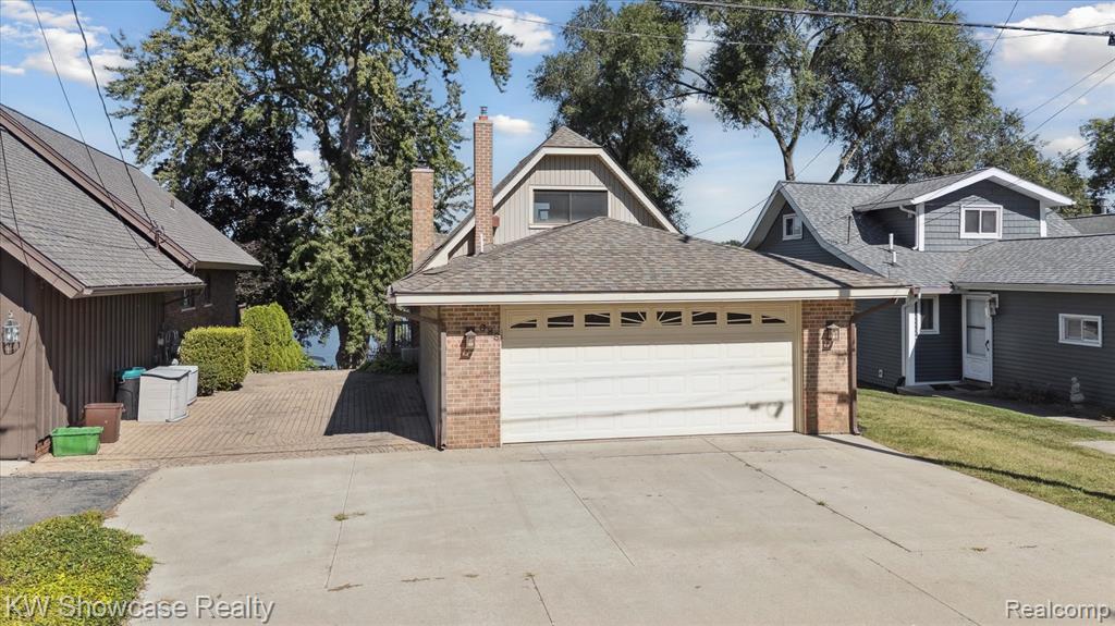 688 Wolverine Drive, Walled Lake, MI 48390 — Photo 12