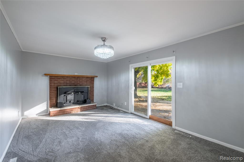 5297 Oaktree Drive, Flint, MI 48532 — Photo 9