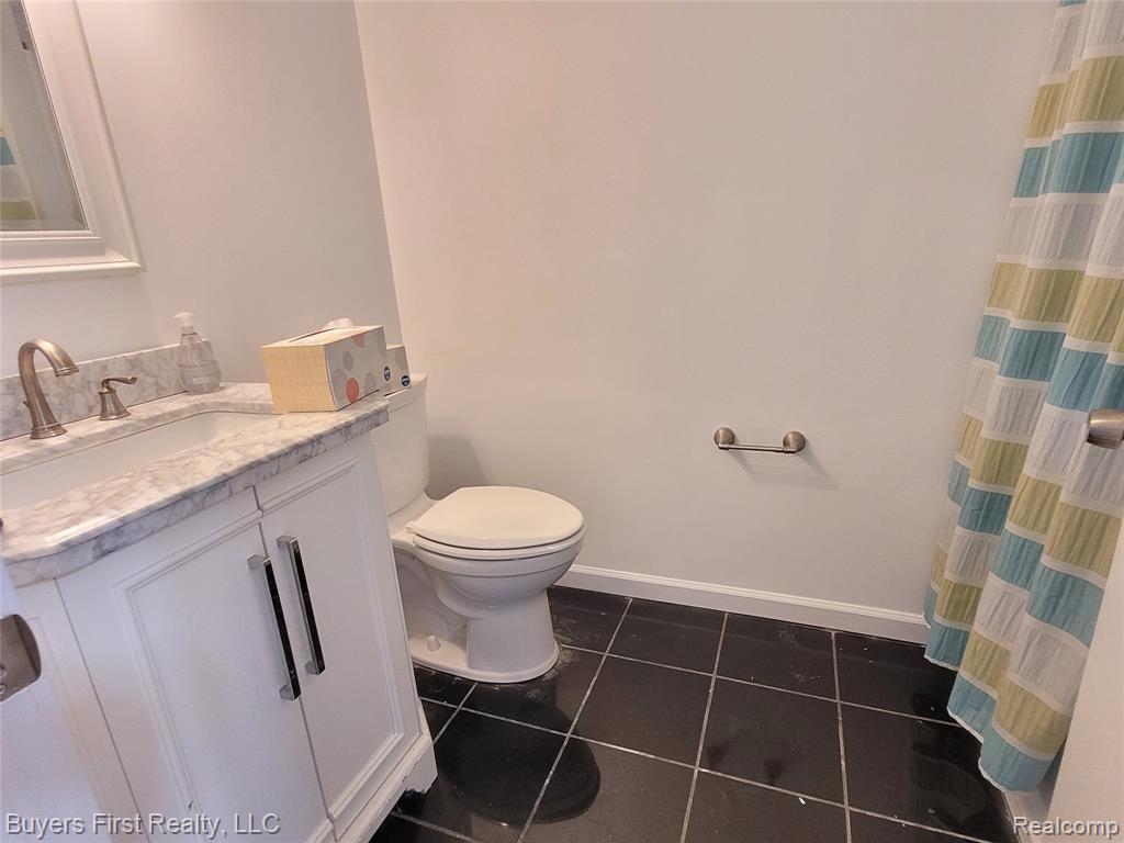 26040 Marlowe Place, Oak Park, MI 48237 — Photo 24