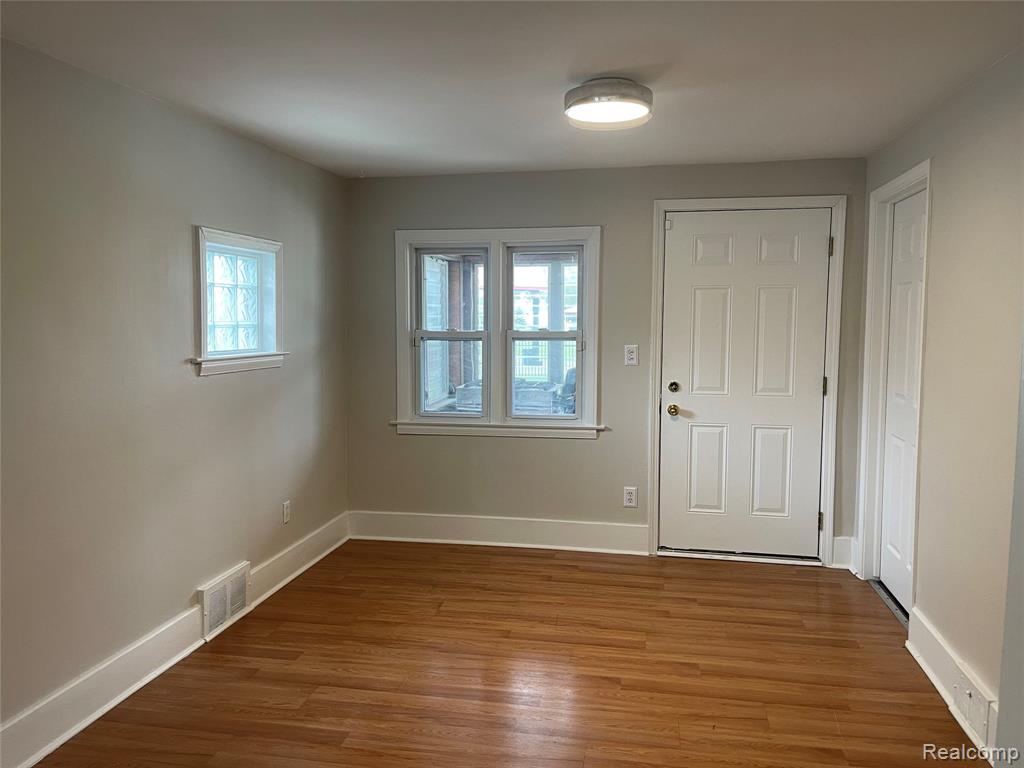 8283 Paige Avenue, Warren, MI 48089 — Photo 4