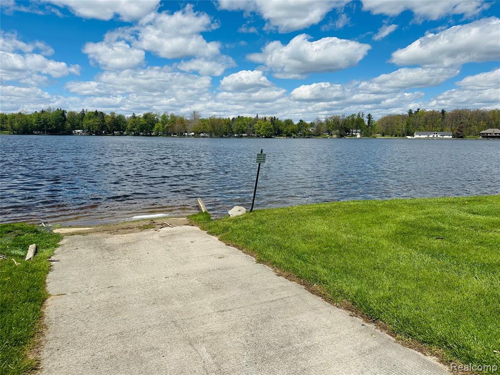 5827 Annibal Drive, Lapeer, MI 48446 — Photo 32