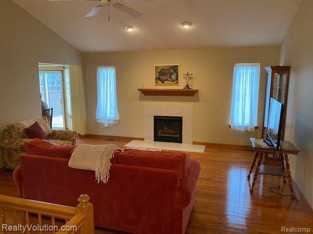 240 Deer Park S, Capac, MI 48014 — Photo 10