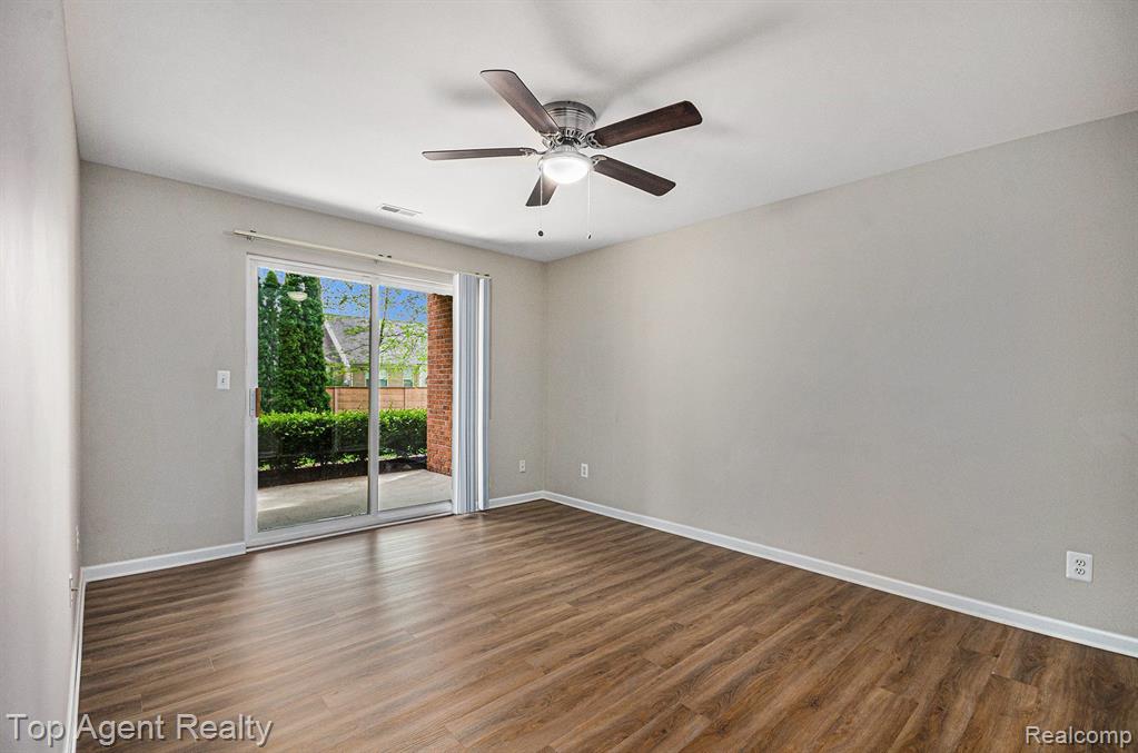 4184 Berkshire Drive, Sterling Heights, MI 48314 — Photo 11