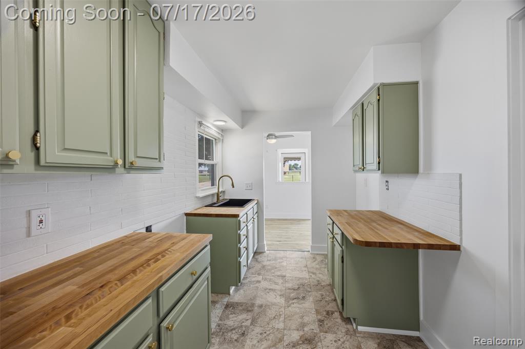 972 Arlene Avenue, Pontiac, MI 48340 — Photo 8