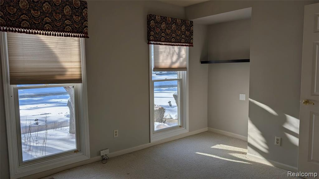 4912 OAK RIVER Drive, Troy, MI 48098 — Photo 10