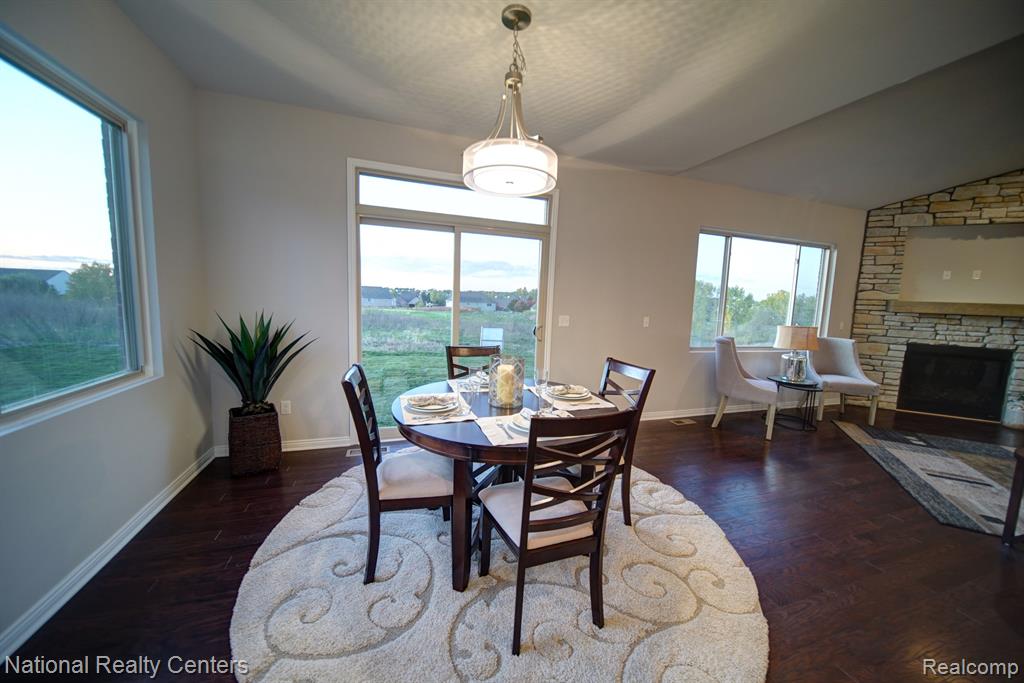 8374 Meadow Creek Drive, Goodrich Vlg, MI — Photo 19
