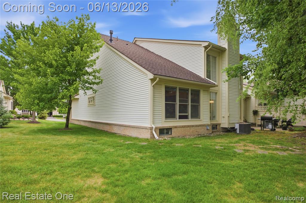 6011 Simsbury Court, 12, West Bloomfield, MI — Photo 37