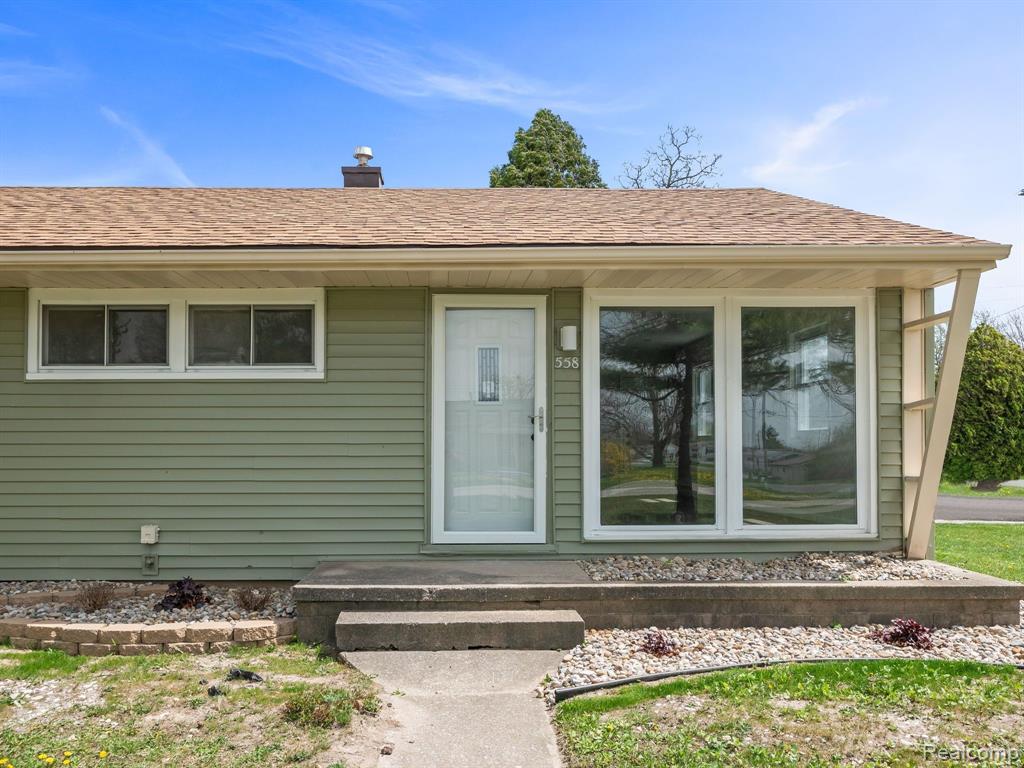 558 S 24TH Street, Saginaw, MI 48601 — Photo 7