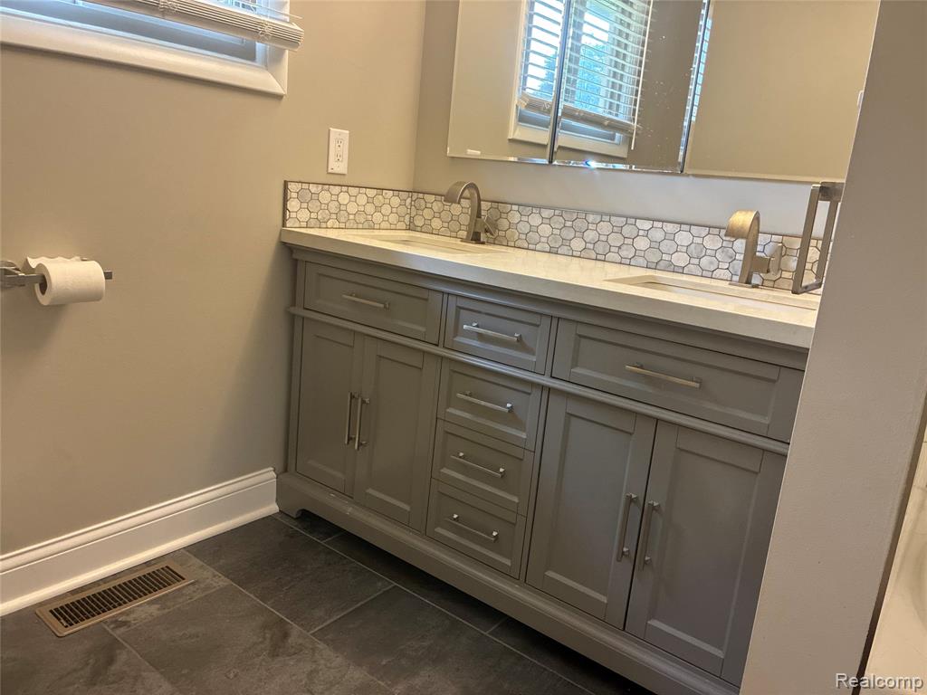 116 Surrey Road, Saint Louis, MI 48880 — Photo 26