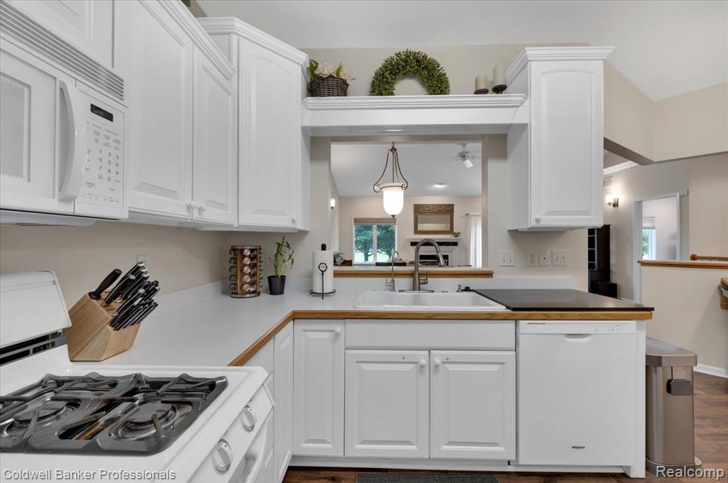 1518 Wildwood Court, Flint, MI 48532 — Photo 12