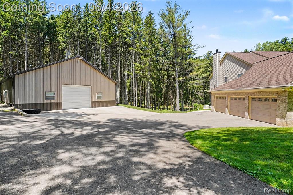 9875 Buckhorn Lake Road, Holly, MI 48442 — Photo 37