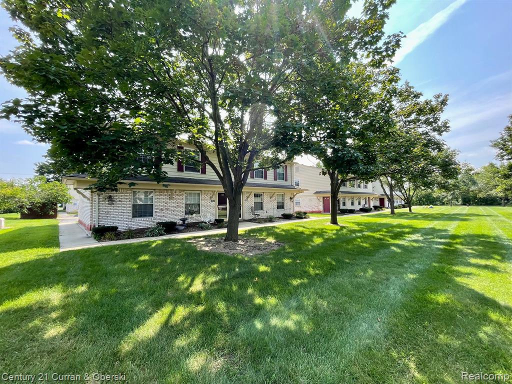 196 PRINCETON Drive, South Lyon, MI 48178 — Photo 17