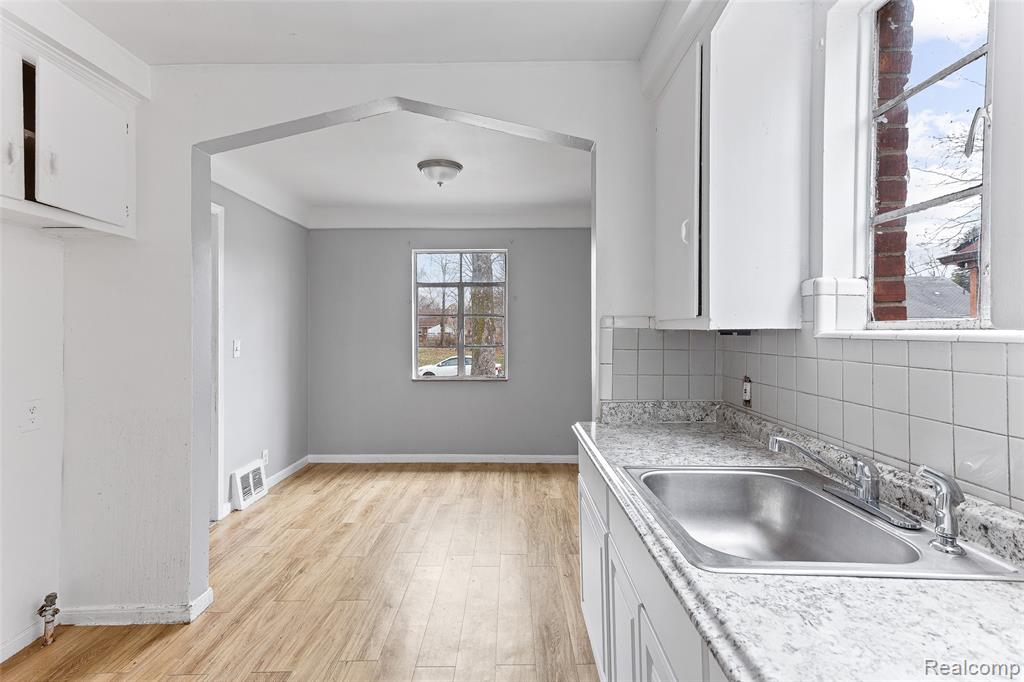 9327 Stout Street, Detroit, MI 48228 — Photo 10