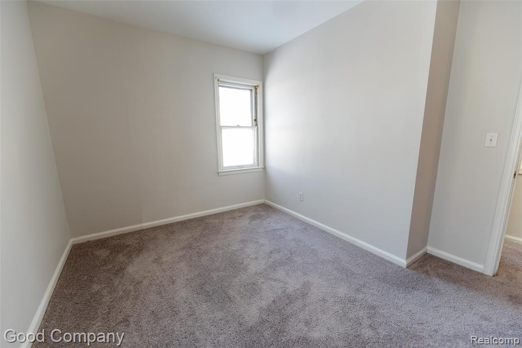 18953 Woodcrest Street, Harper Woods, MI 48225 — Photo 23