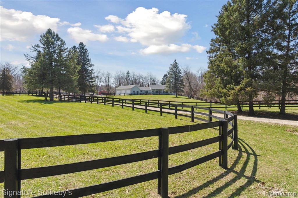 4715 FOX LAKE Road, Goodrich Vlg, MI — Photo 45