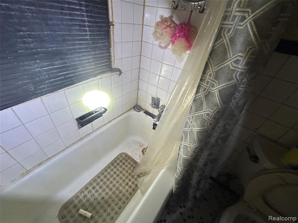 20233 Roselawn Street, Detroit, MI 48221 — Photo 25