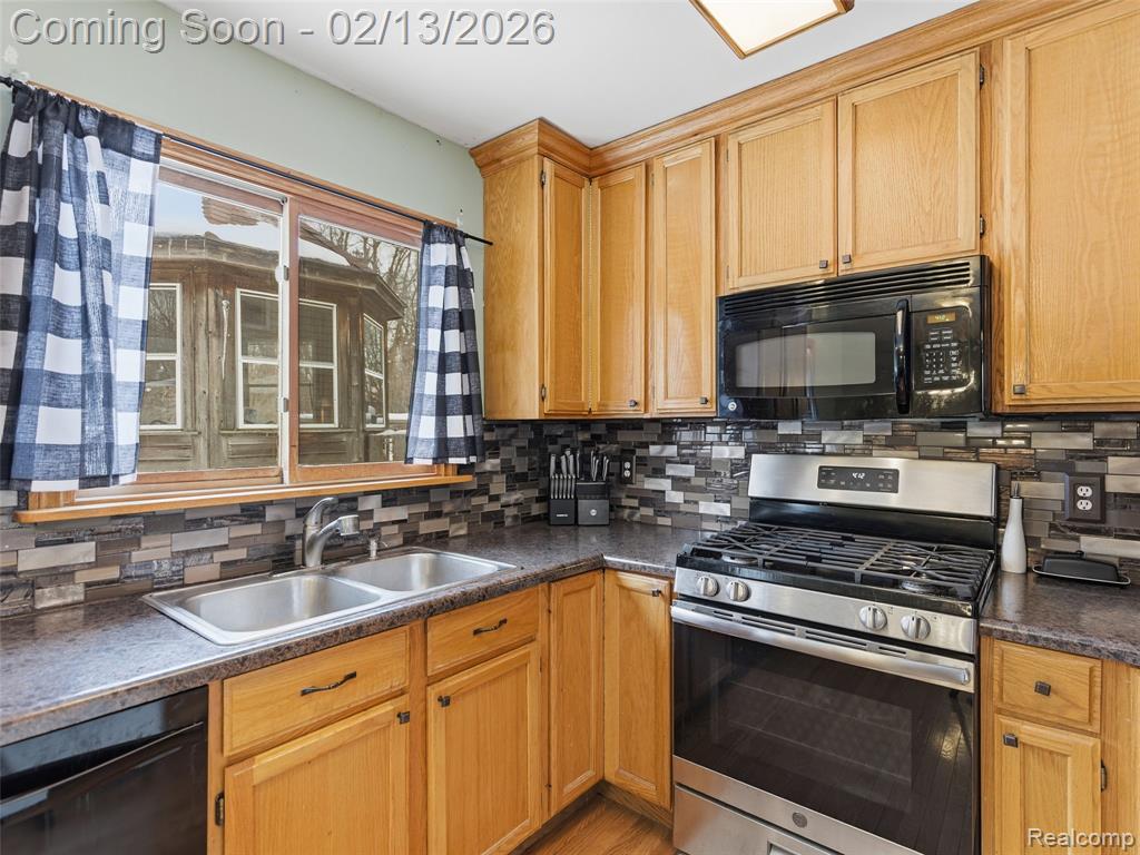 2222 Landmark Drive, Lapeer, MI 48446 — Photo 12