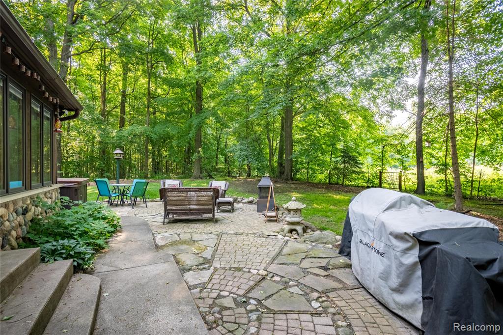55535 WOODY Lane, South Lyon, MI 48178 — Photo 38
